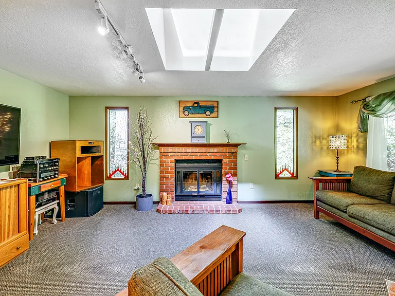 21988 Urdahl Rd NW — Photo 4