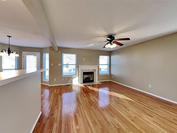 4th image of 30 Jost Villa Dr