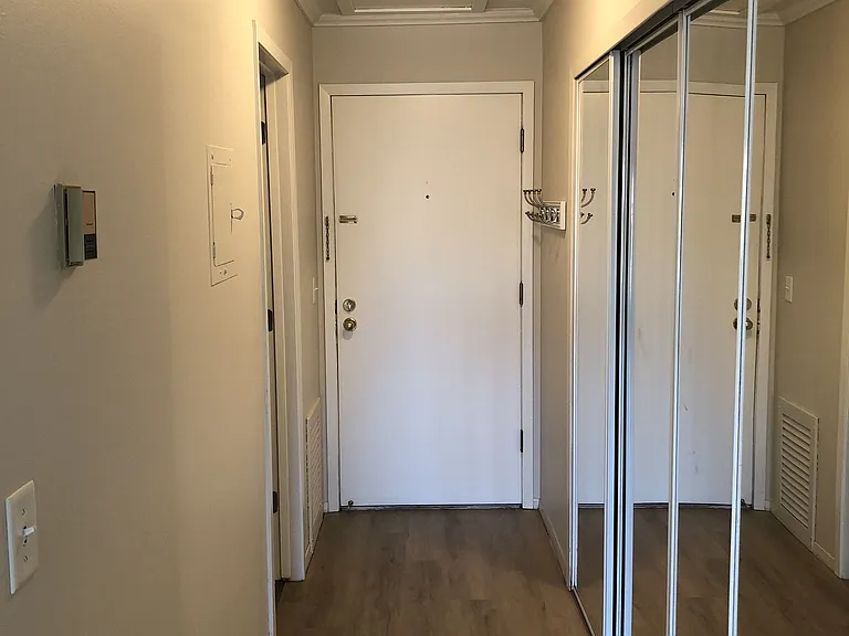 1040 Cleveland Apartments — Photo 15