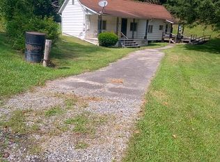 664 Sun Mine Rd, Glen Jean, WV 25846