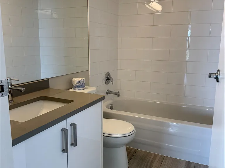 3528 Vanness Ave — Photo 59