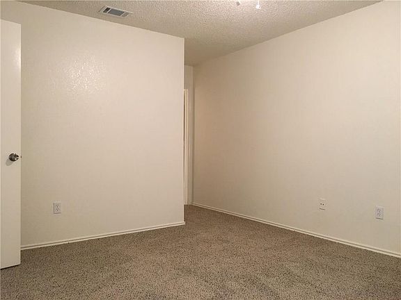 5th image of 3013 Kathleen Ln