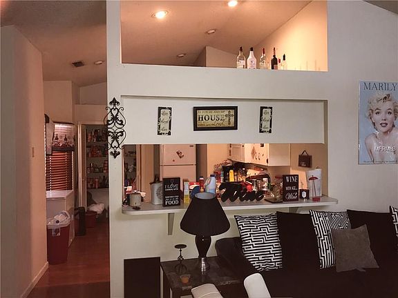 4th image of 652 Lake Dexter Cir