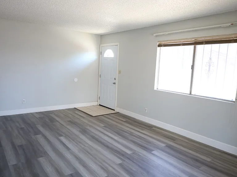 1309 E Cartier Ave #1-2 — Photo 3