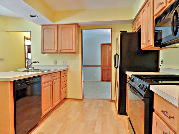 2nd image of 5936 Glenwood Dr