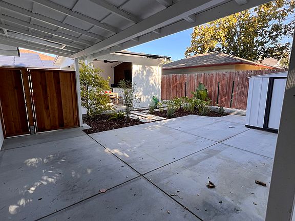 5th image of 1339 Poplar Ave #1
