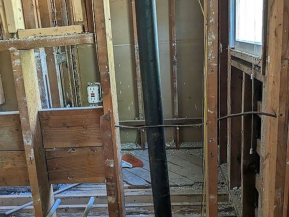 4th image of 4808 Ollie St