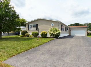 978 Gypsum Mills St, Victor, NY 14564