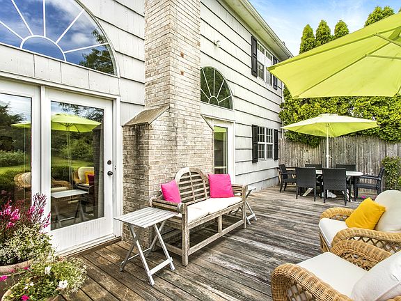 3rd image of 64 Saint Andrews Cir