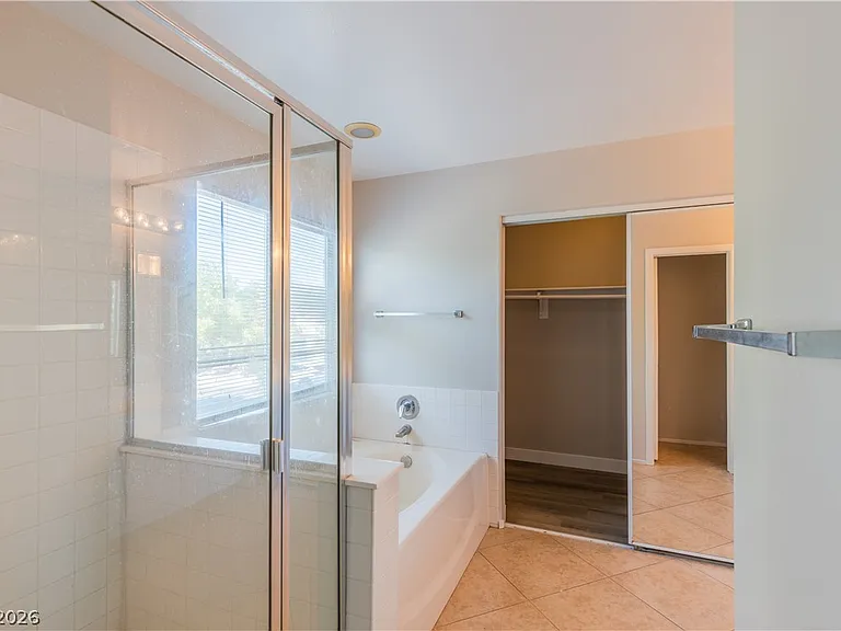 10517 Jeremy Ridge Ave — Photo 4