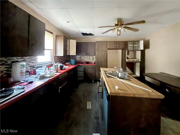 3rd image of 2957 Elm St