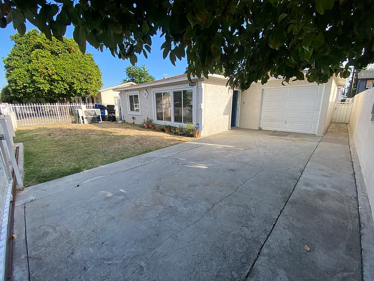 8128 Puritan St — Photo 5