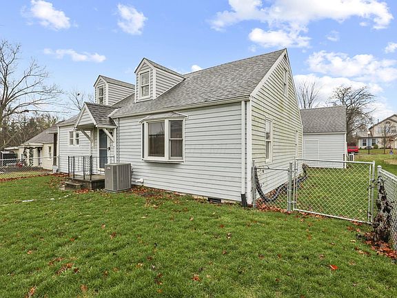 3rd image of 176 Taylor Ave
