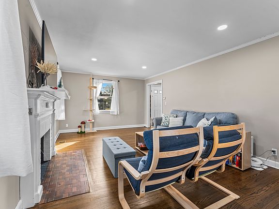 4th image of 79 Canterbury Ct
