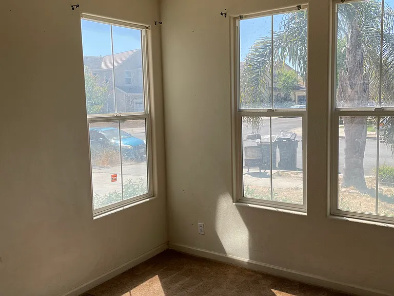 1136 Verona Way — Photo 33