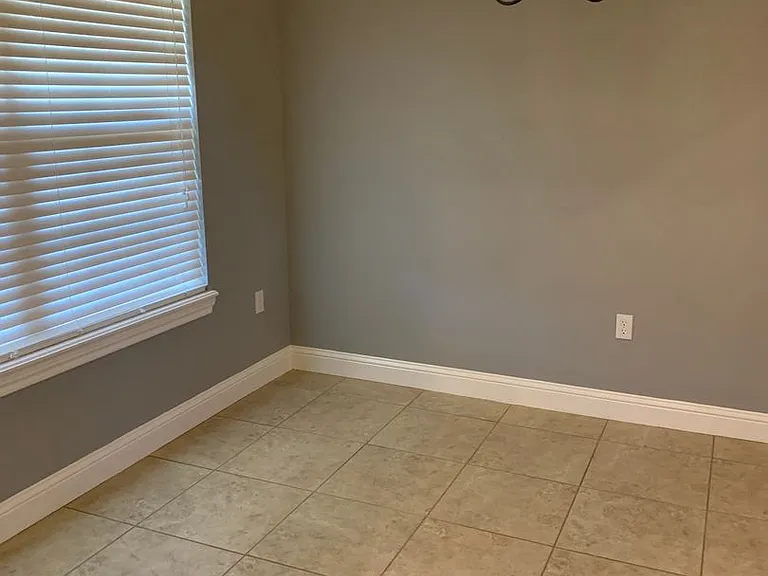 2225 Jadyn Ln — Photo 16