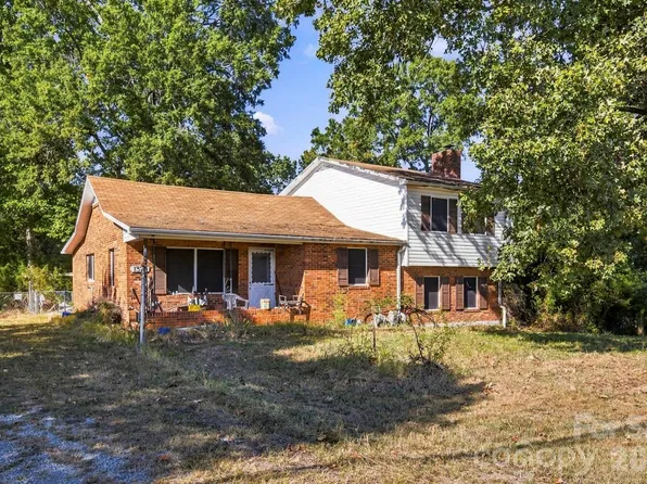 1379 N Old Greensboro Rd, High Point, NC 27265