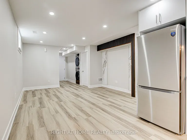 265 Dearborn Blvd — Photo 9