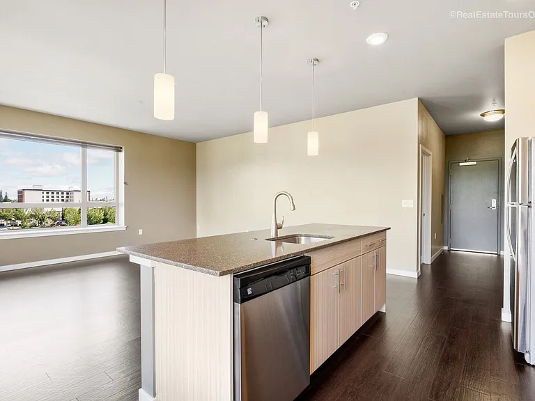 South Block Apartments — Photo 18