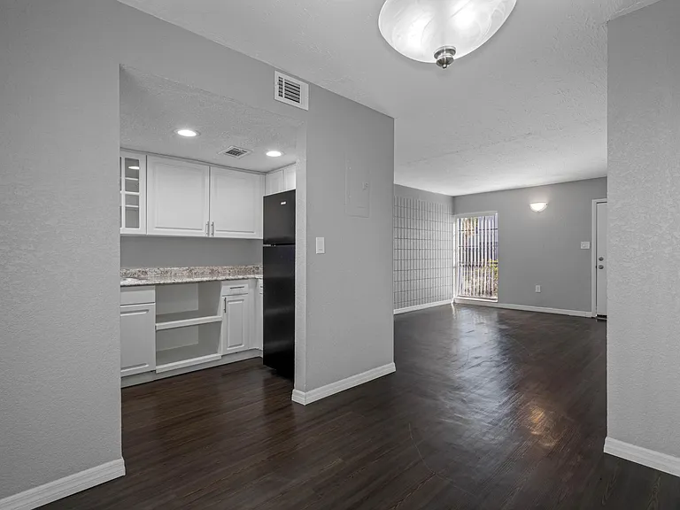 Montierra Apartments — Photo 20