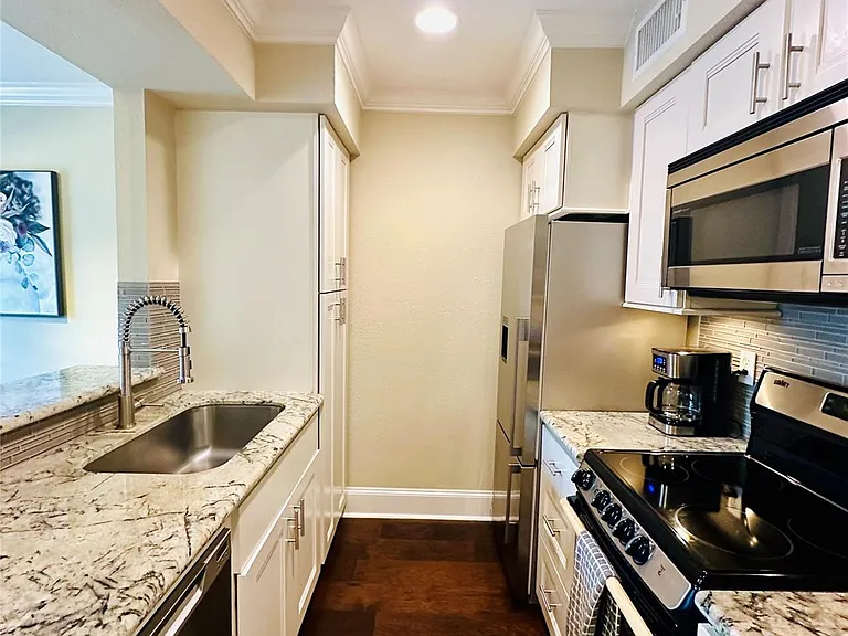 3402 Garrott St #16 — Photo 6