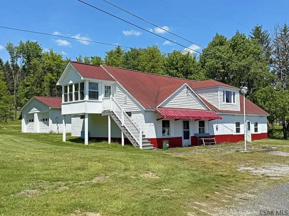110 Lloyd St, Windber, PA 15963