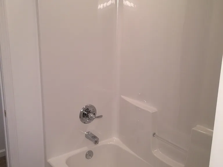 623 Kenwood Ave — Photo 11