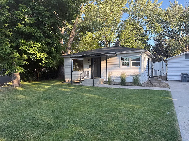 4417 W Rim St — Photo 36