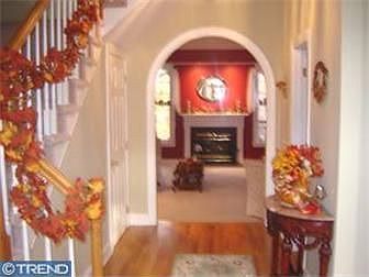 2nd image of 214 Cambridge Chase