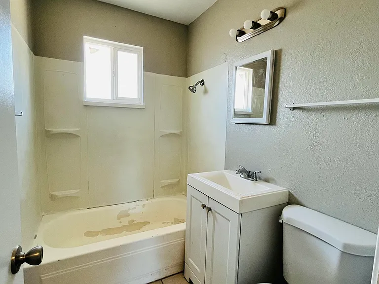419 Dallas St SE #A — Photo 26