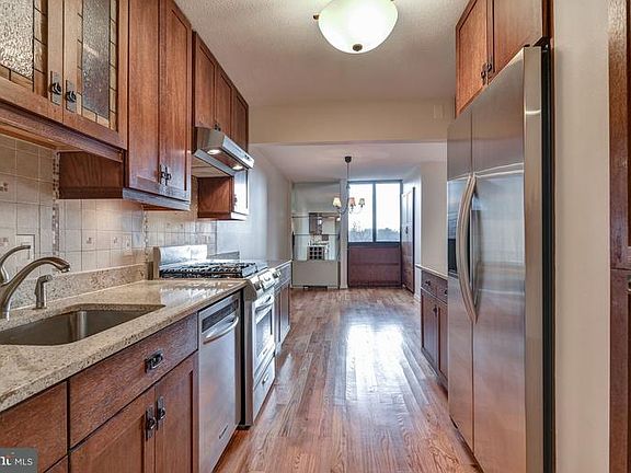 3rd image of 4242 E West Hwy APT 515