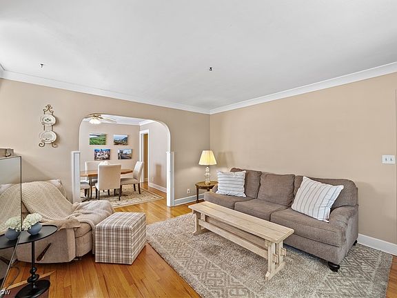 4th image of 2032-2034 Reveley Ave