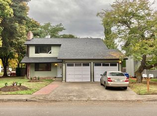 2835 Applewood Ln, Eugene, OR 97408