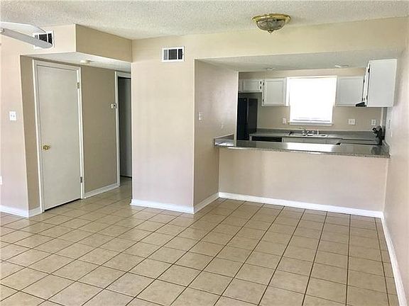 4th image of 517 Cedarwood Dr #517