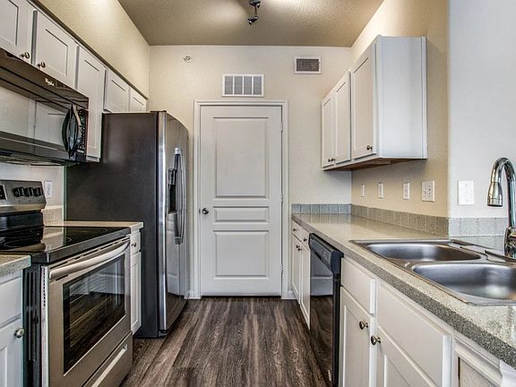 5th image of 8818 Travis Dr #422