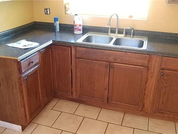 3rd image of 4811 Casper Dr