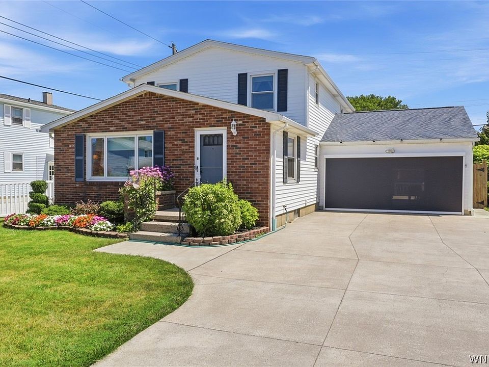 1st image of 7 Jeffrey Dr