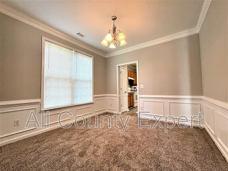 4 bed, 3.0 bath, 2122 sqft, $2,350 — Photo 3