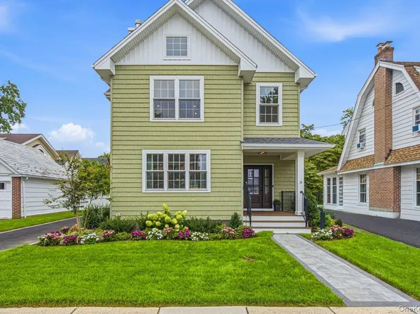 10 Hazel Place, Floral Park, NY 11001
