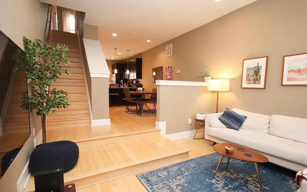 Gorgeous 3-Bed/2.5-Bath Townhome in South Philadelphia! Available October 1st! — Photo 3