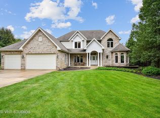 2S159 Center Ave, Wheaton, IL 60189