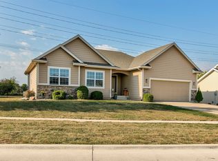1454 Nine Iron Dr, West Des Moines, IA 50266