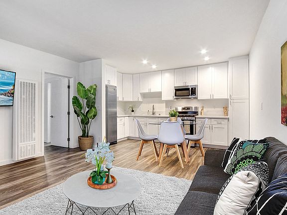 3rd image of 7242 De Soto Ave APT 6