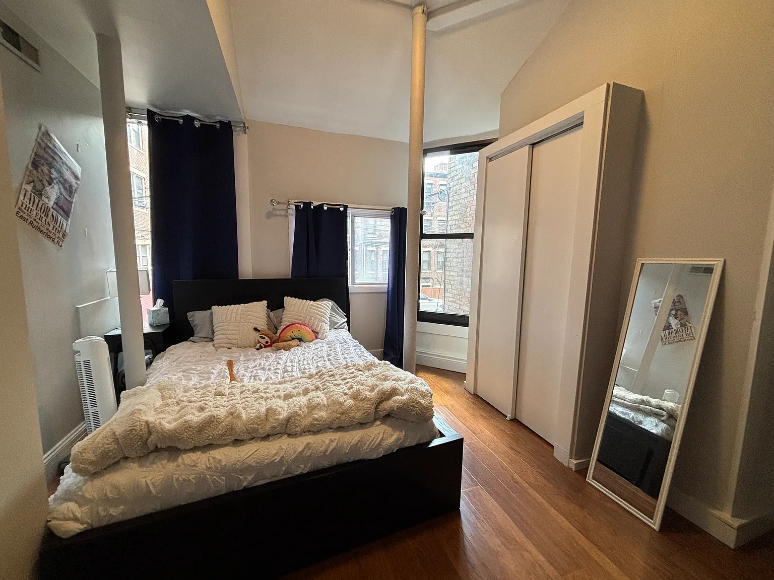 1 bed, 1.0 bath, $2,400 — Photo 2