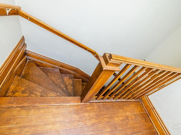 3rd image of 13250 S Carondolet Ave Floor 2