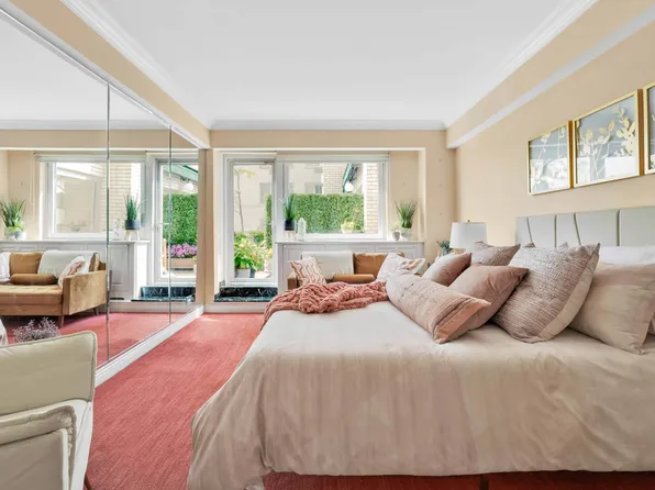 45 Sutton Place South image 14 of 35