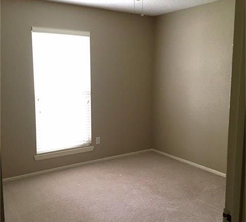 5th image of 16835 Nina Dr