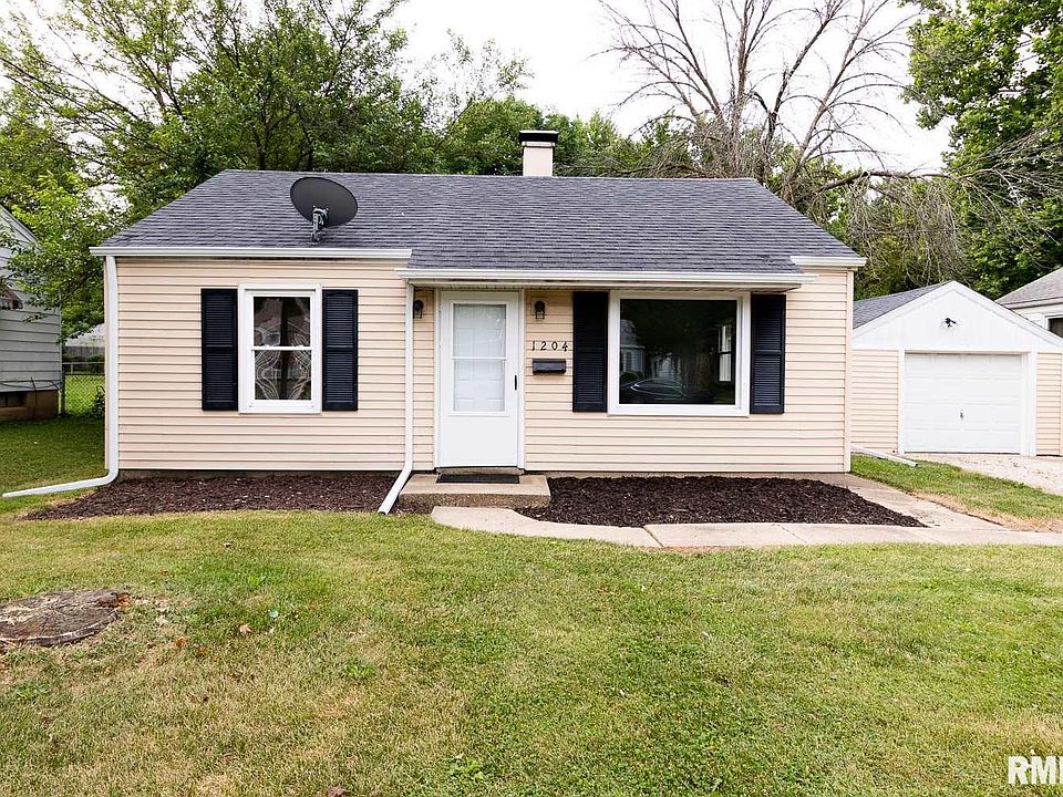 1st image of 1204 W Willow Ln