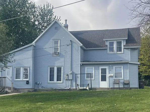 700 E 3rd St, Carroll, IA 51401