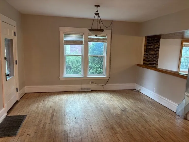 327 George St — Photo 11